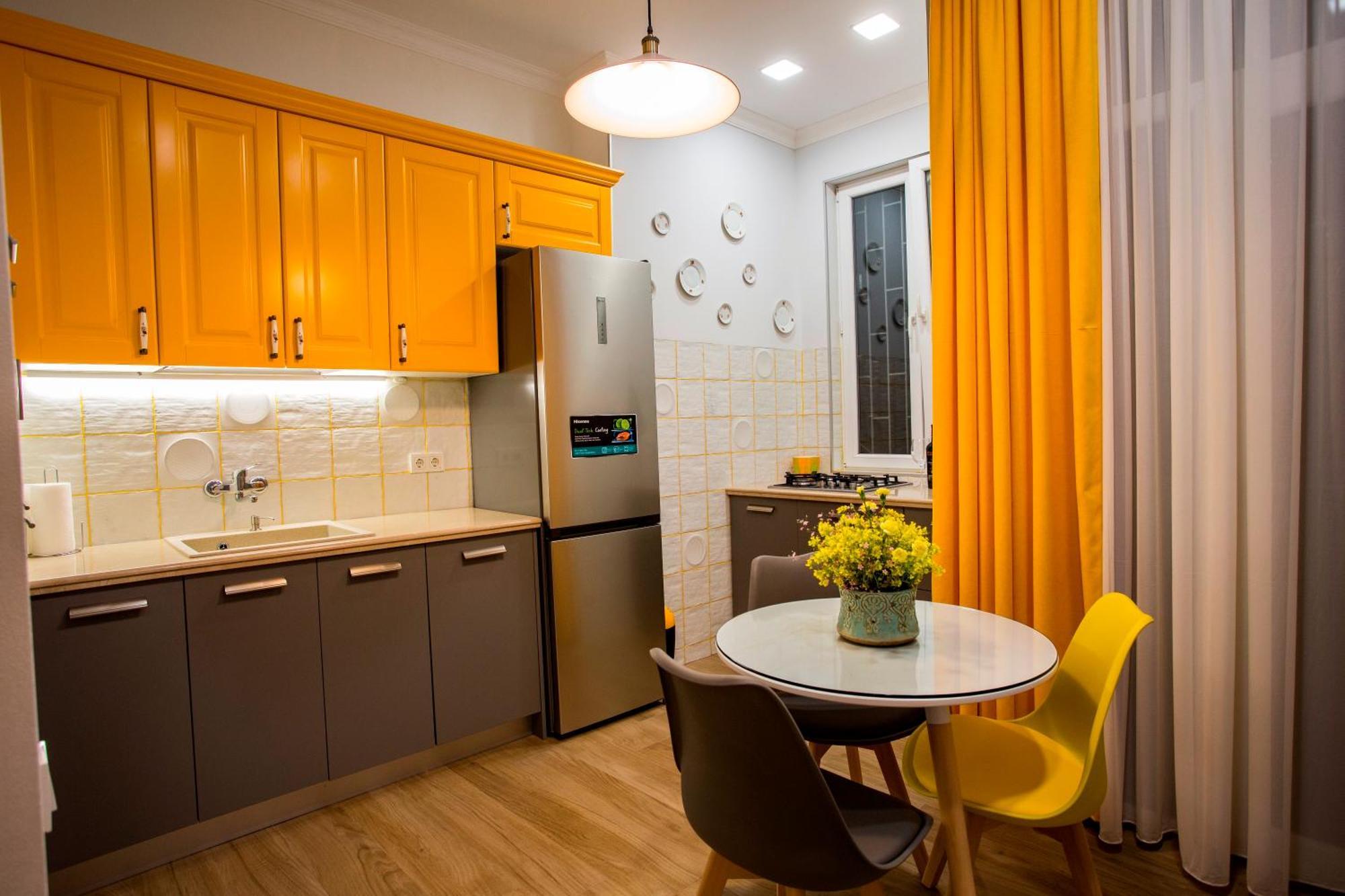 Yellow Apartment In Avlabari 트빌리시 외부 사진