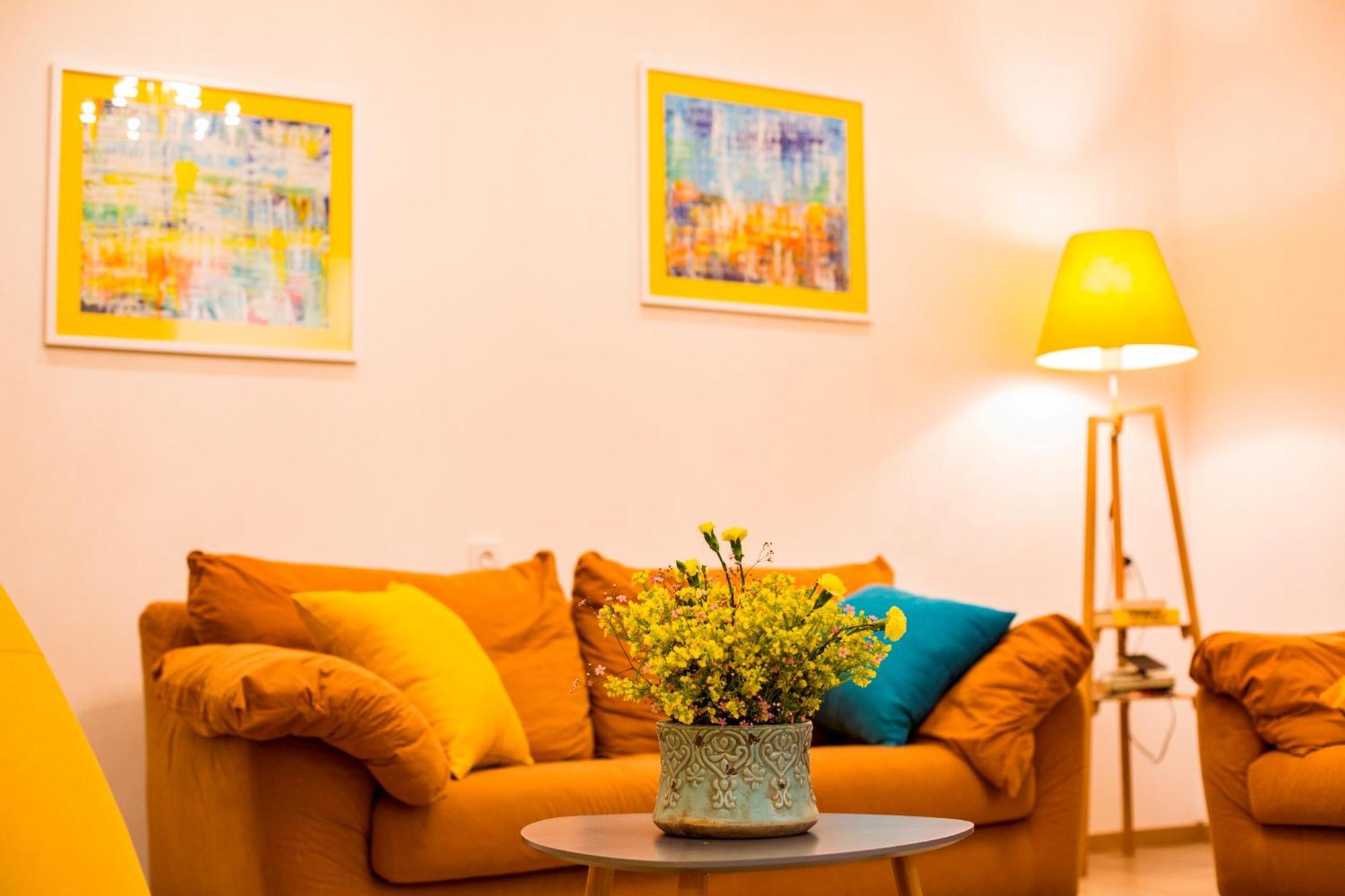 Yellow Apartment In Avlabari 트빌리시 외부 사진