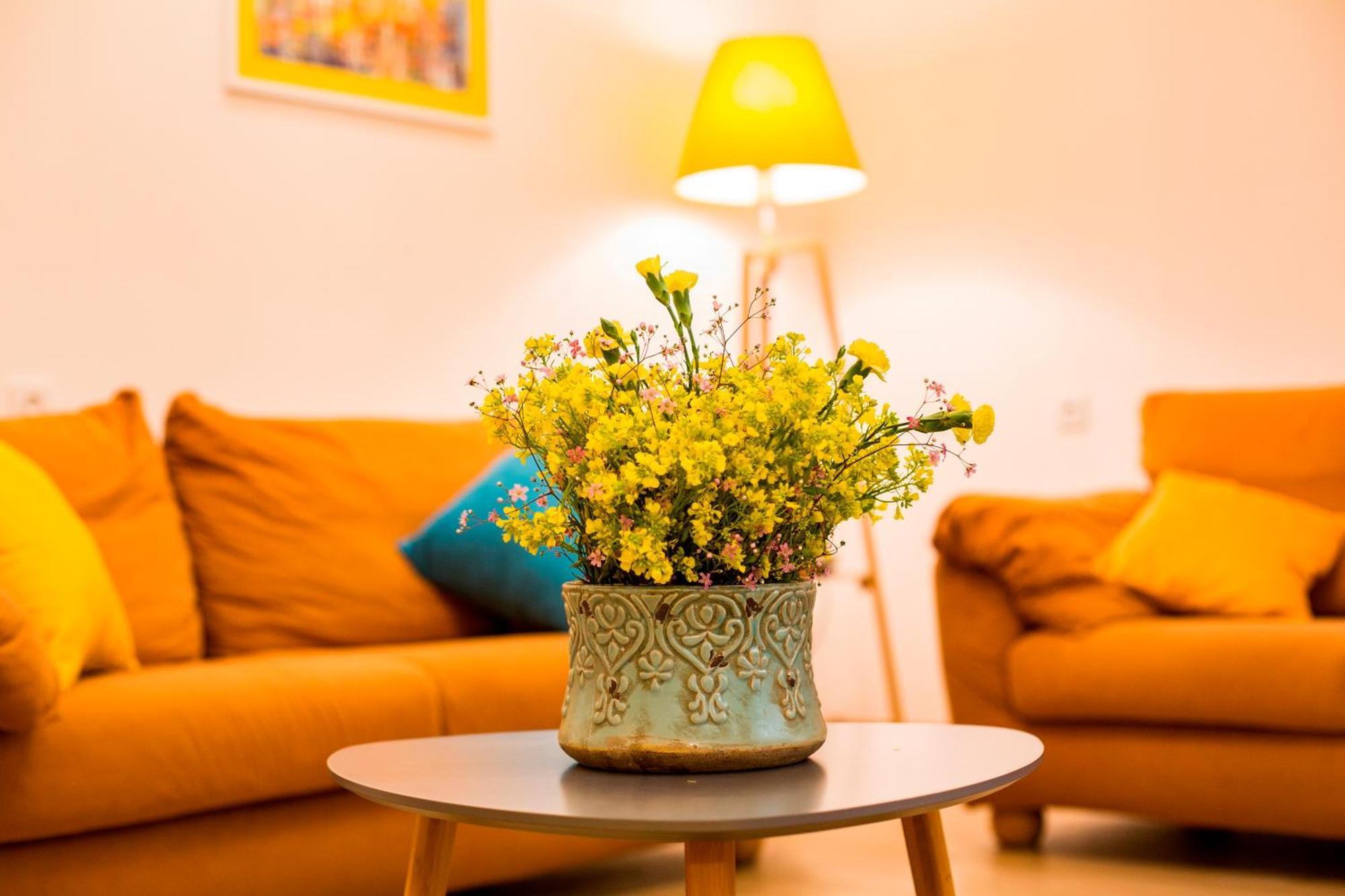 Yellow Apartment In Avlabari 트빌리시 외부 사진
