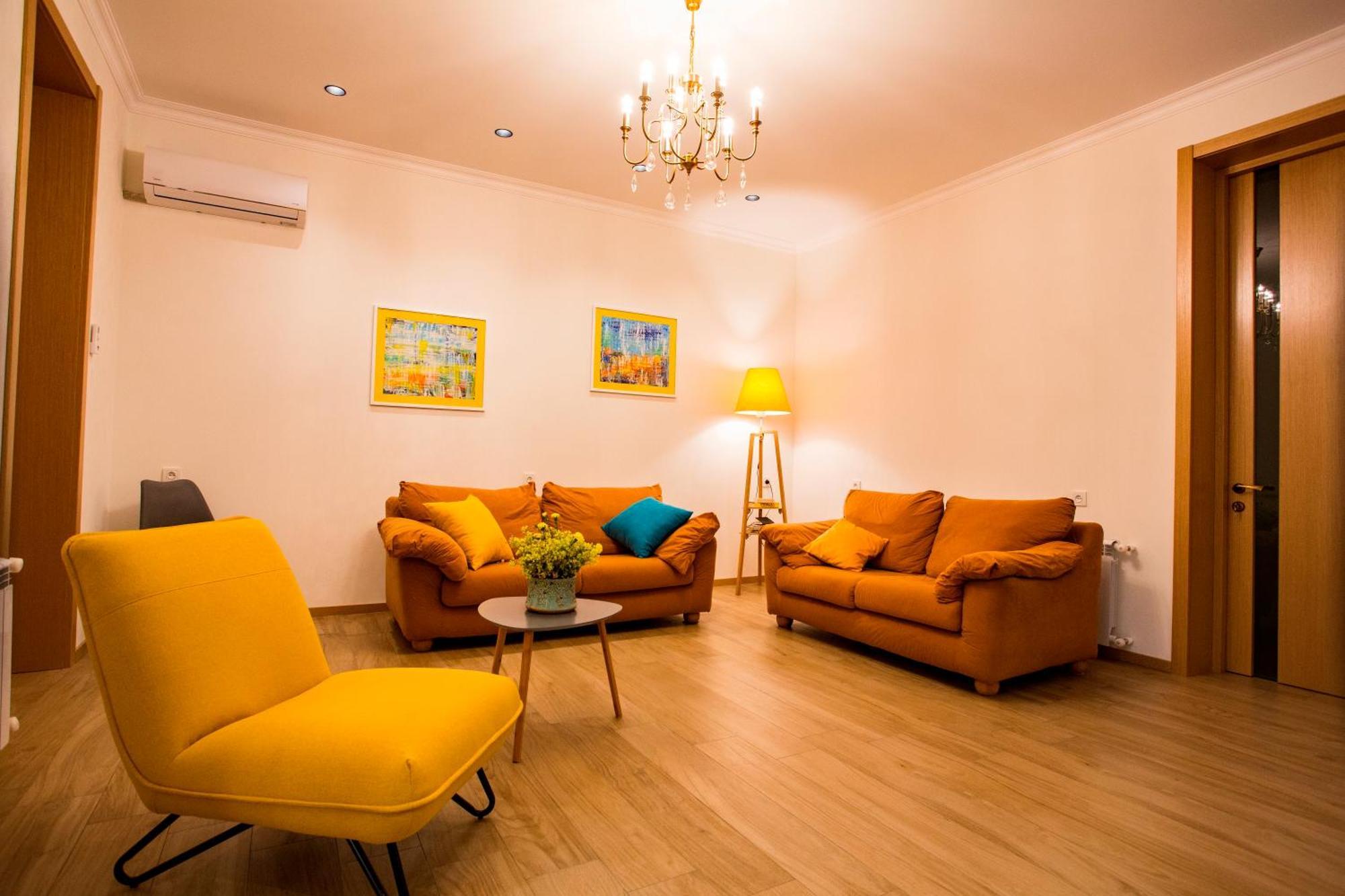 Yellow Apartment In Avlabari 트빌리시 외부 사진